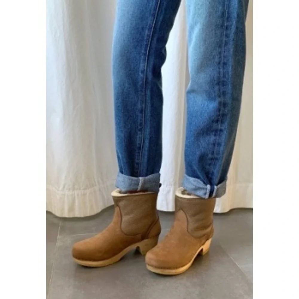 No.6 Mid-Heel Shearling Clog Boots in Honey Aviator‎ – EU 35
